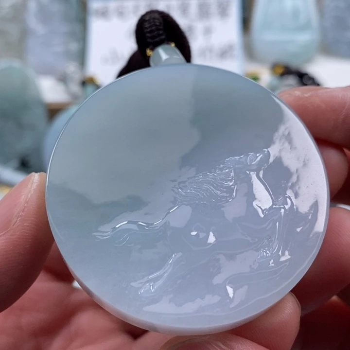 翡翠颈饰未镶嵌翡翠