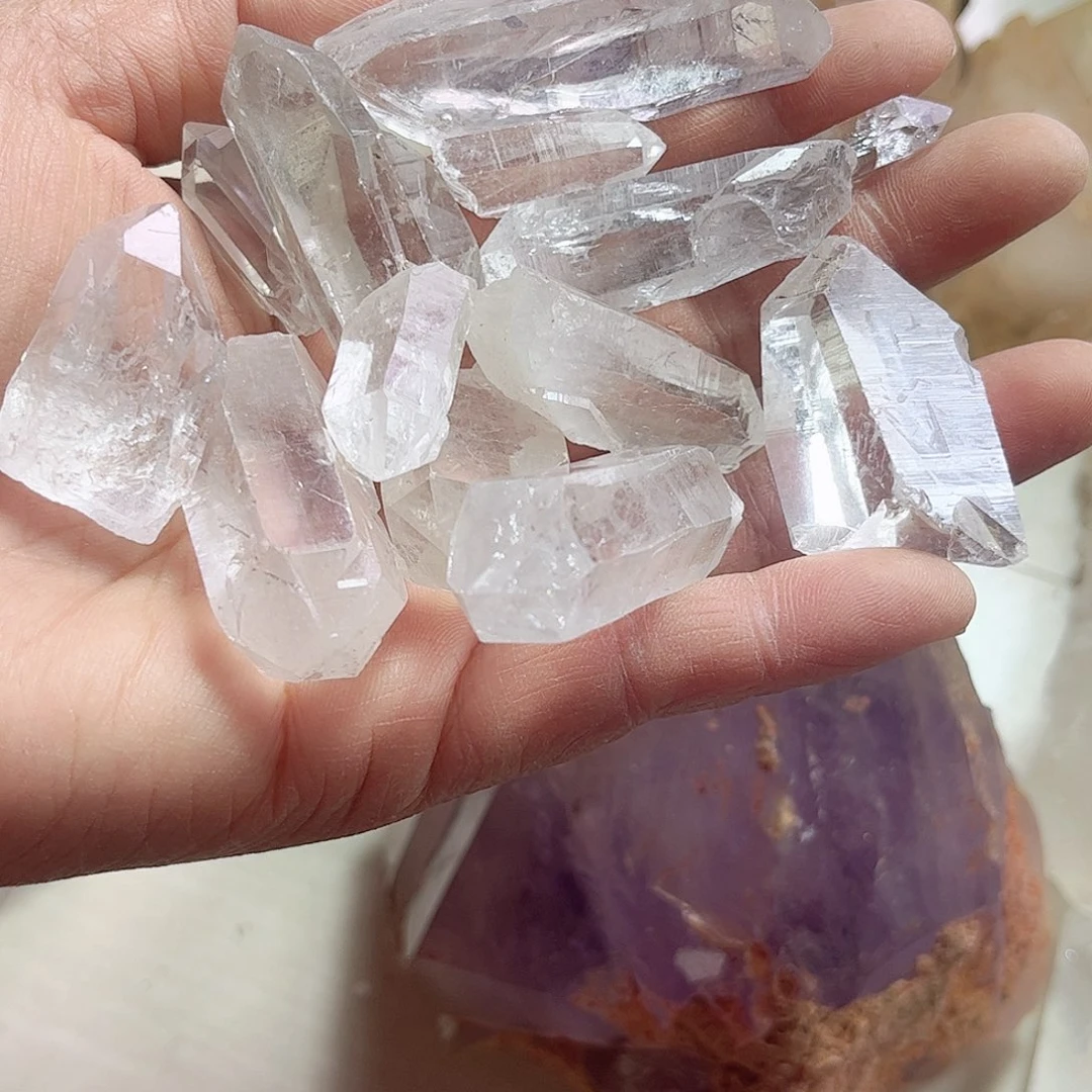 水晶天然水晶原石未镶嵌与***童