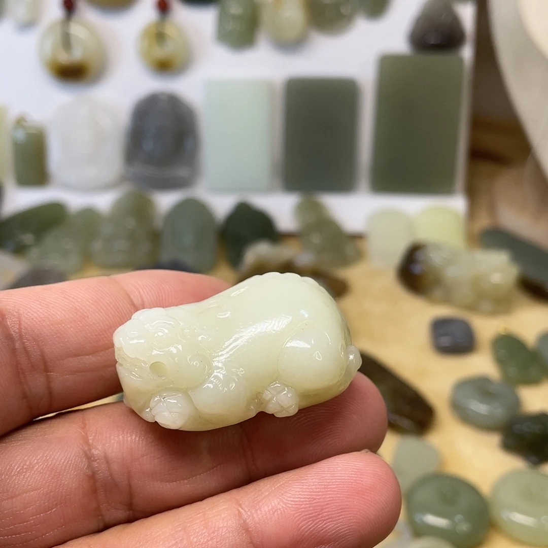 和田玉未镶嵌颈饰