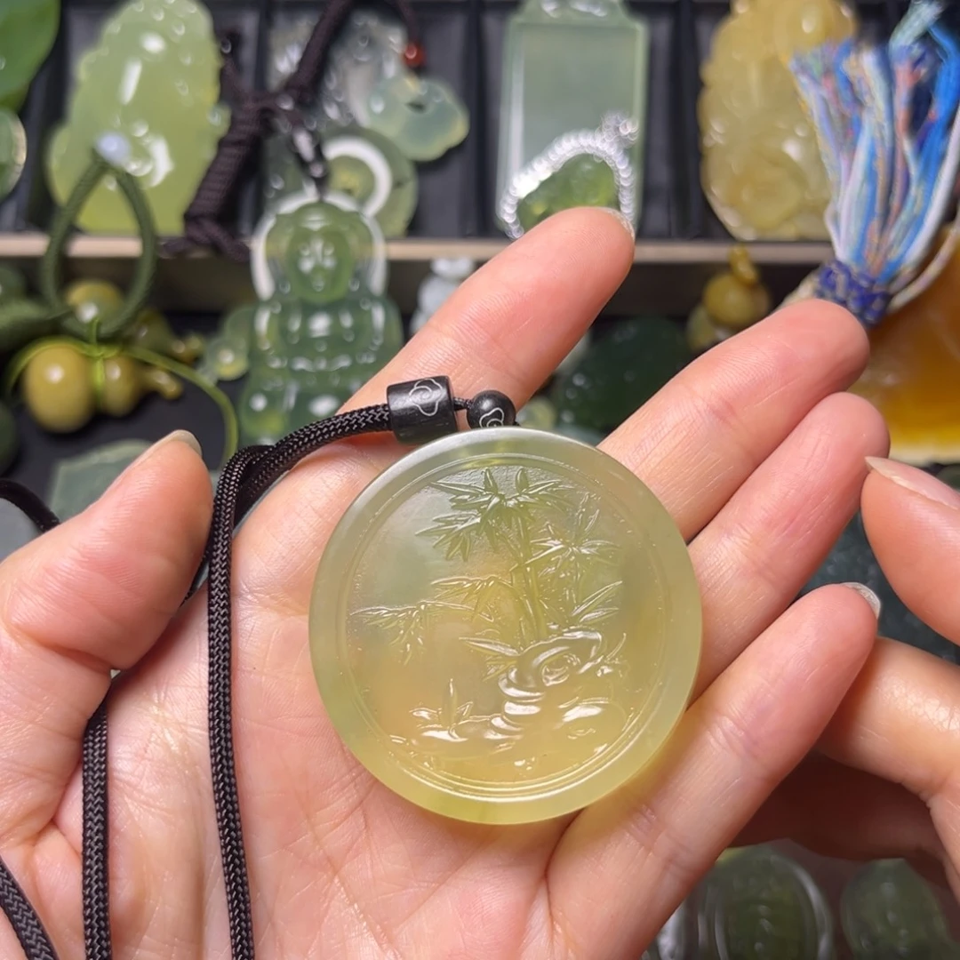 蛇纹石玉未镶嵌吊坠(不含链)