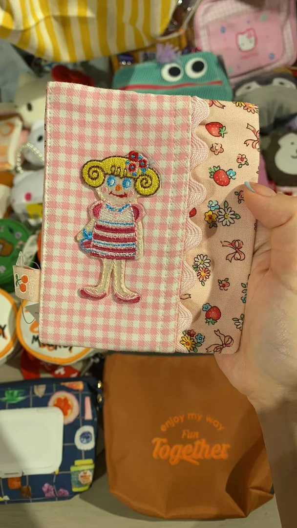 卡通卷毛小女孩刺绣零钱包 纸巾包