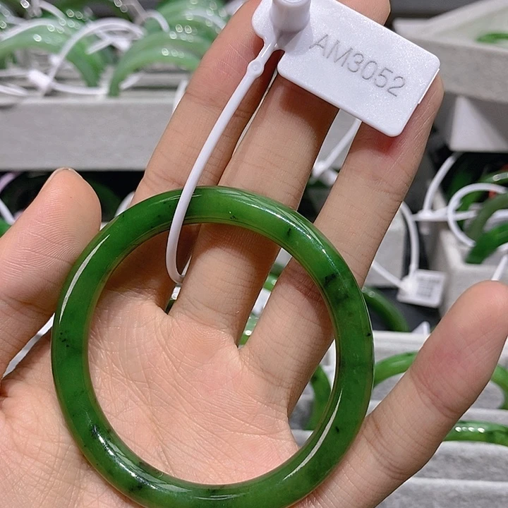 和田玉（碧玉）未镶嵌手镯