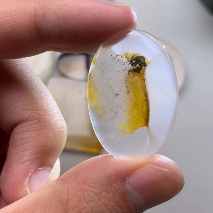 玛瑙/玉髓颈饰未镶嵌穿**空