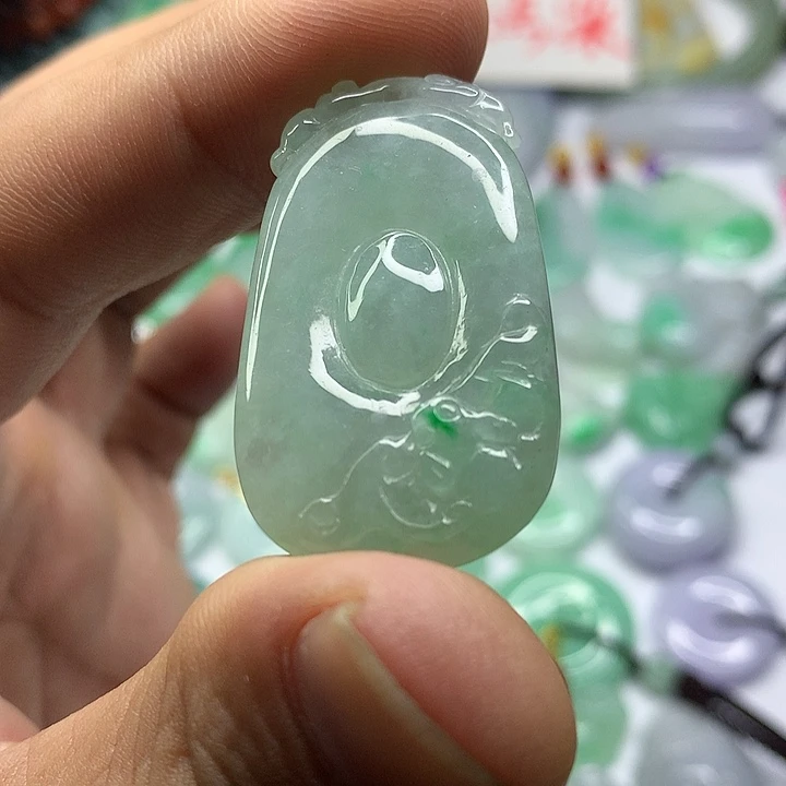 吊坠(赠链)未镶嵌翡翠