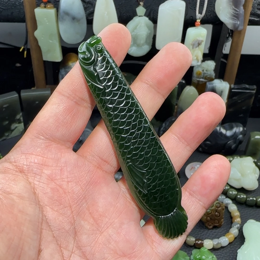 和田玉未镶嵌把件