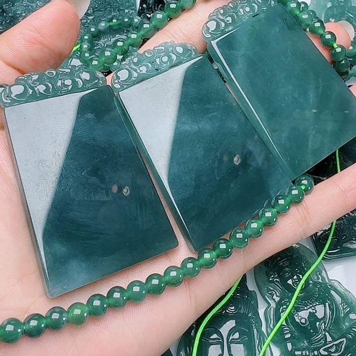 翡翠未镶嵌颈饰天然的A货翡翠多样性发其一