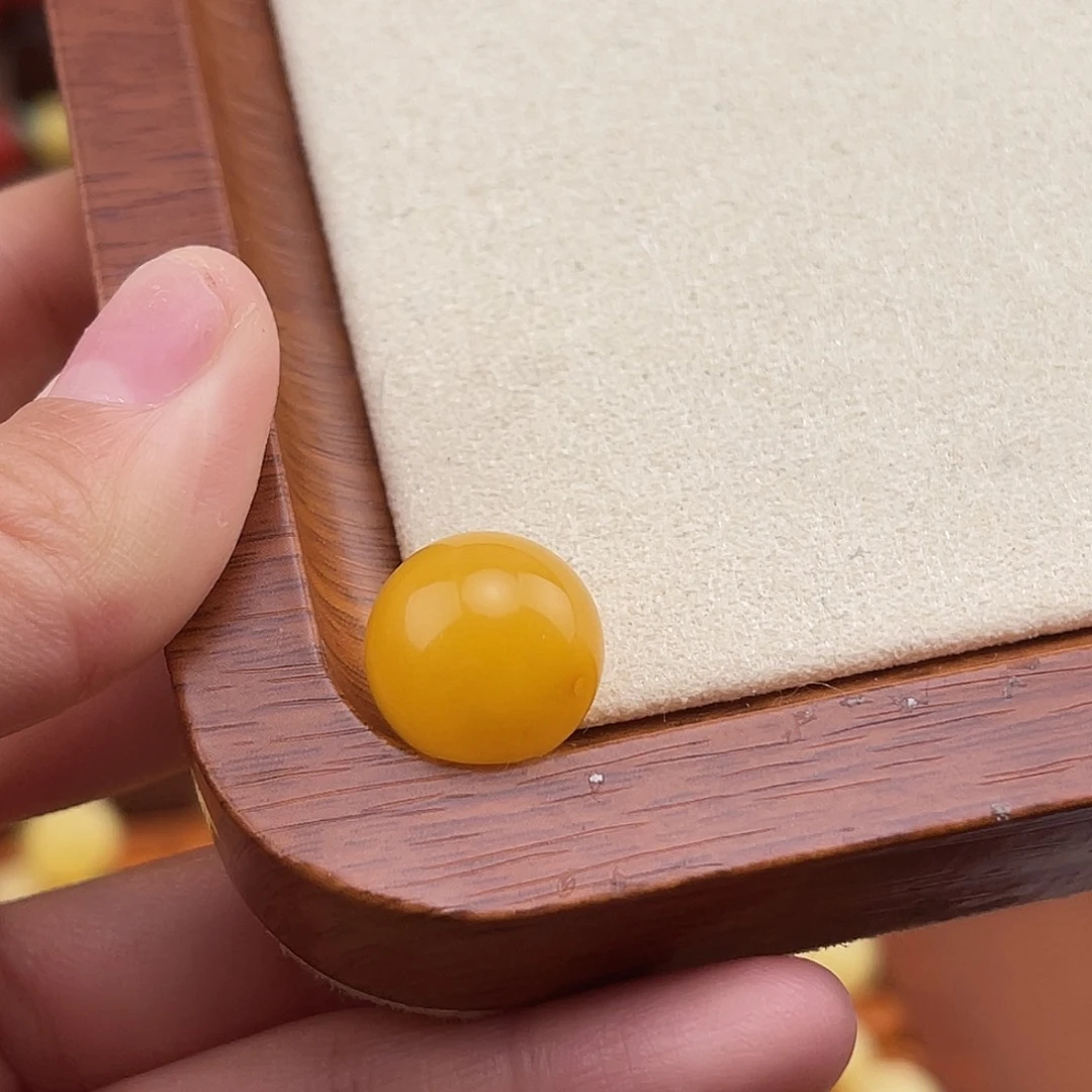 蜜蜡未镶嵌颈饰丰颖