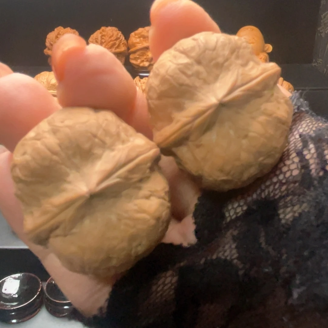 文玩核桃吊坠送了……