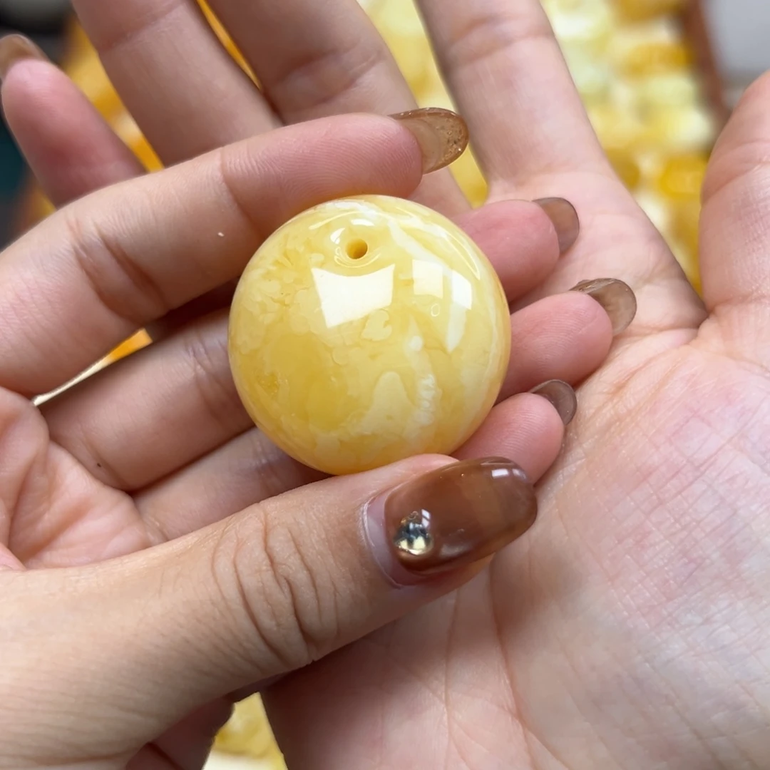 女***巴未镶嵌颈饰琥珀蜜蜡