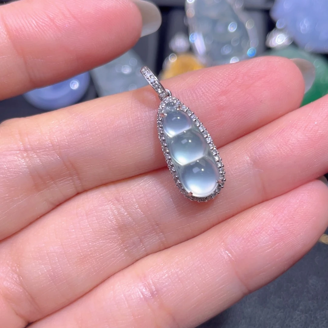 颈饰18K金镶嵌翡翠翡翠