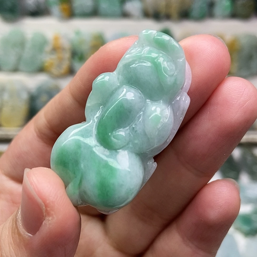 翡翠未镶嵌吊坠(赠链)