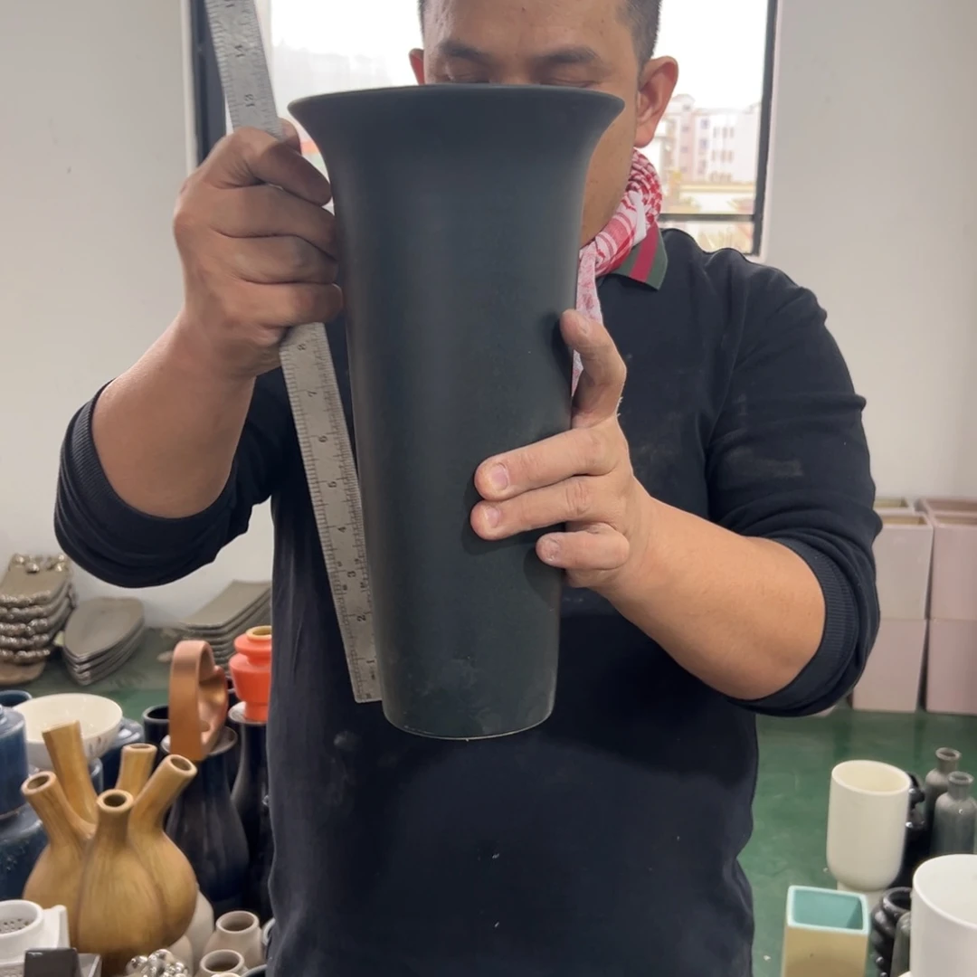 摆件100 号高中低温陶瓷瓶（部分微瑕）