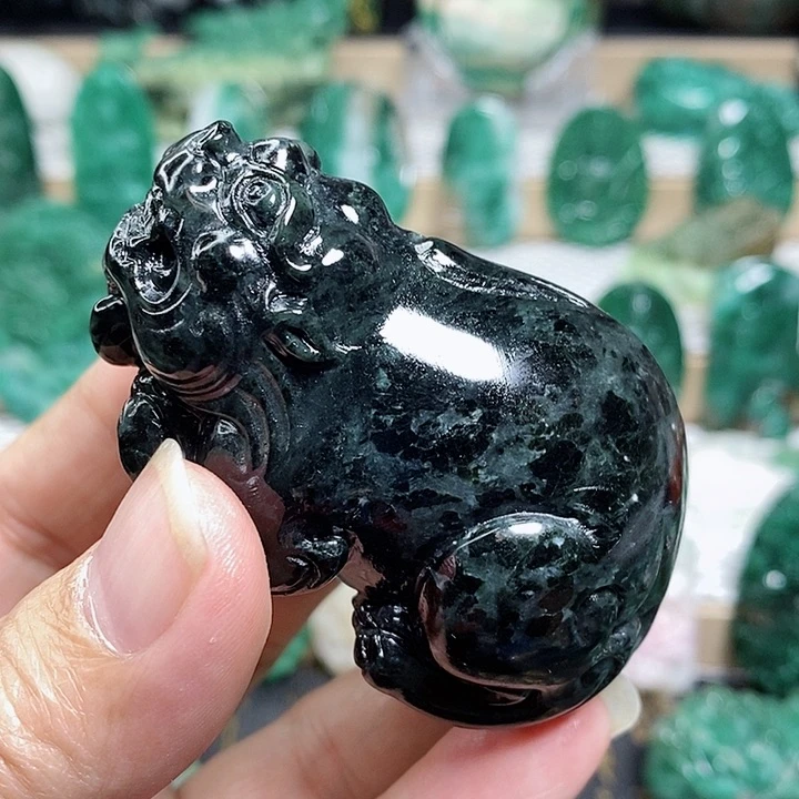 未镶嵌独山玉颈饰