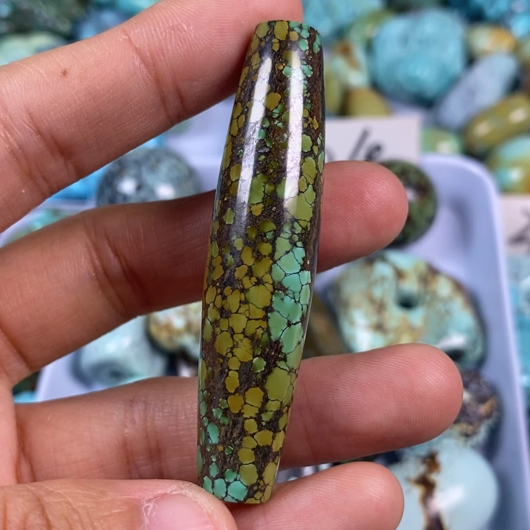 绿松石未镶嵌颈饰