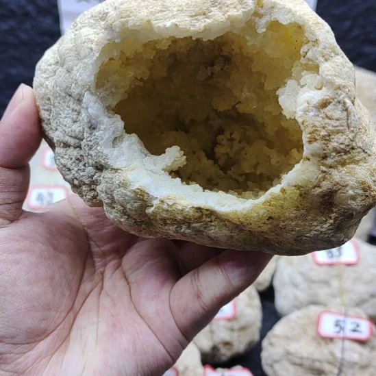 有机玻璃晶洞天然摩洛哥