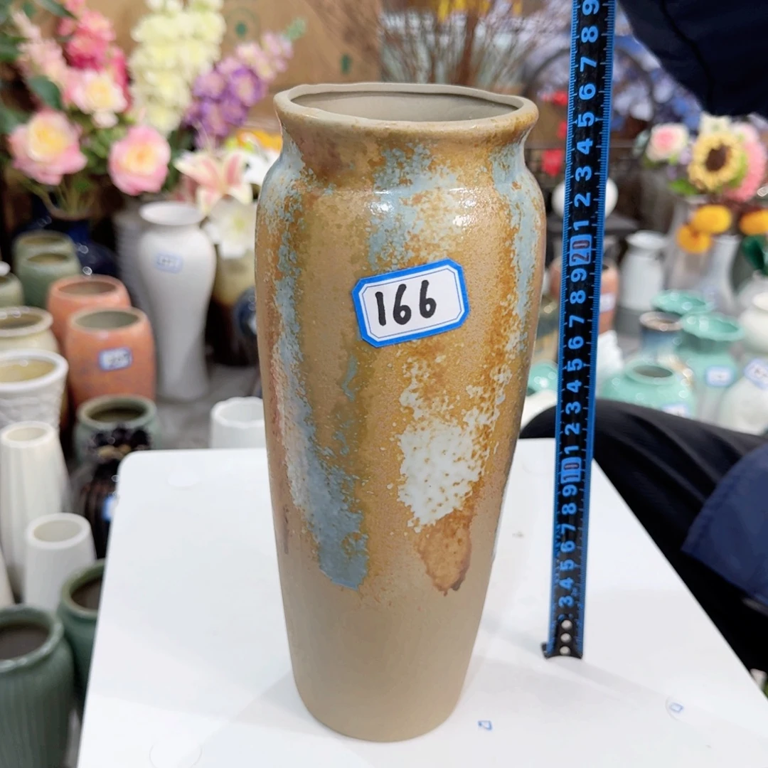 166号陶瓷高26厘米微瑕一个