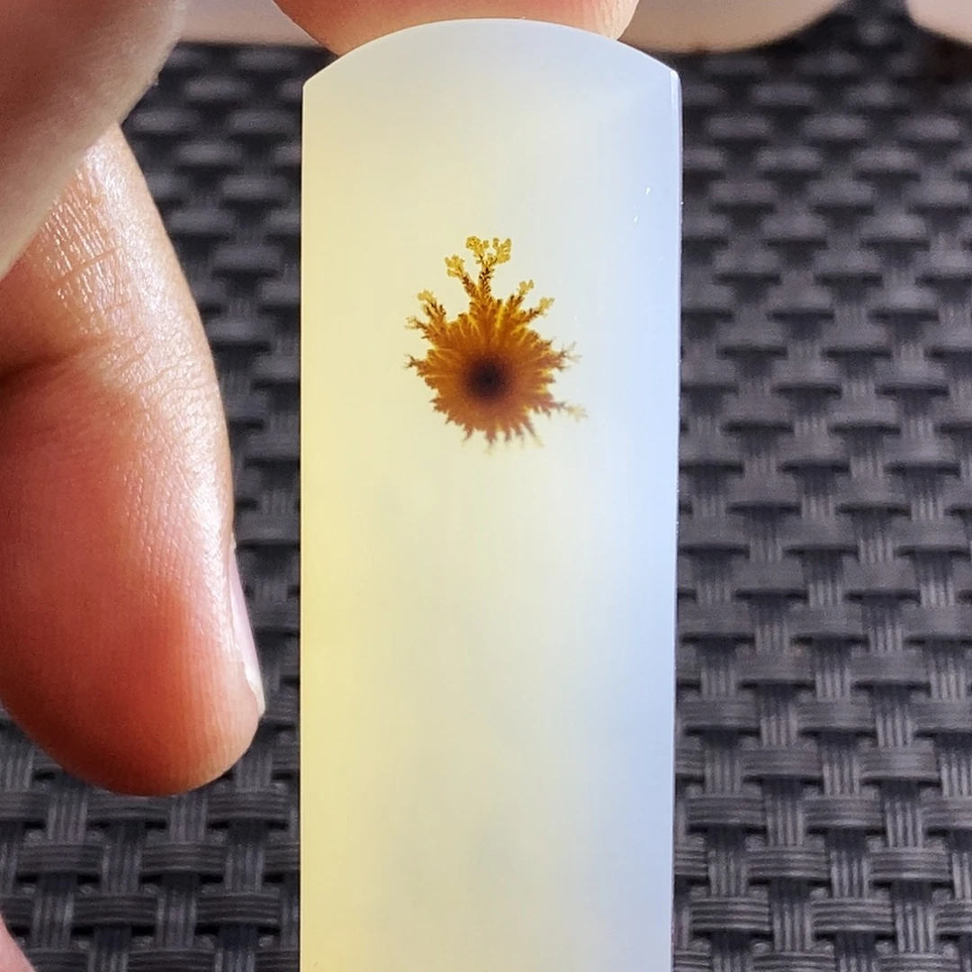 用***6玛瑙/玉髓未镶嵌吊坠(不含链)