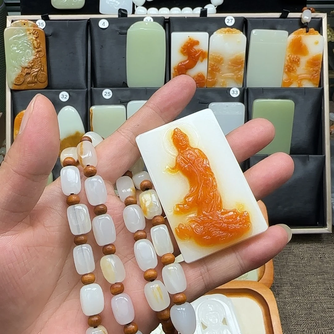 摩***子昆仑山料一物一拍皮色观音
