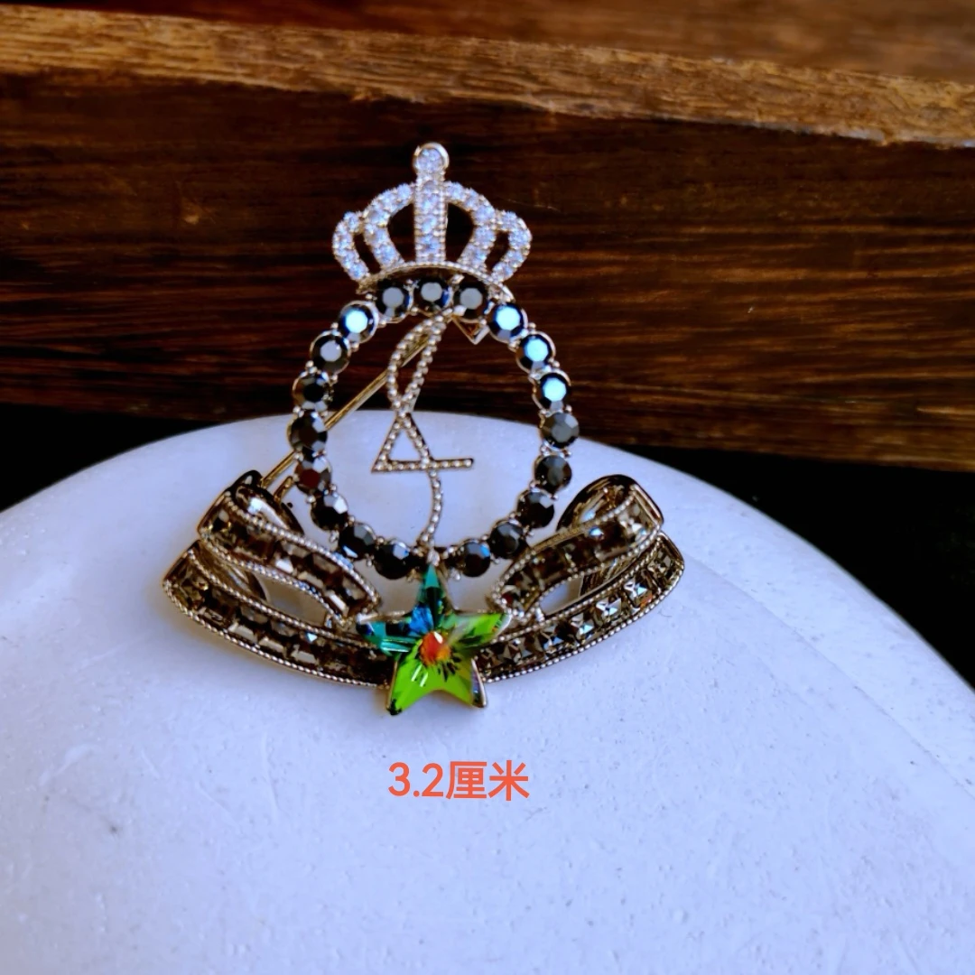 铜合金胸针 S59 精致百搭款男士女士皇冠胸针