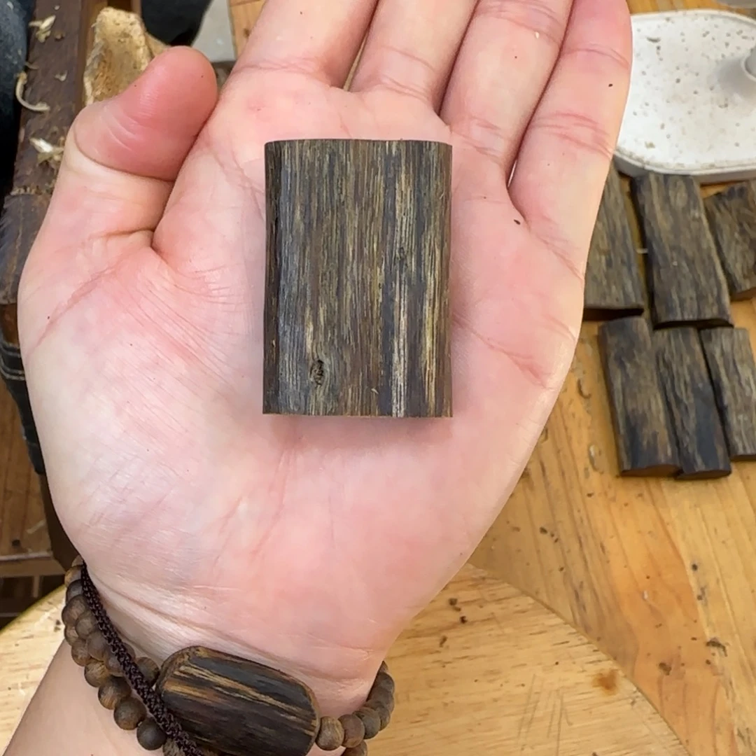 沉香吊坠素牌绿奇11.4