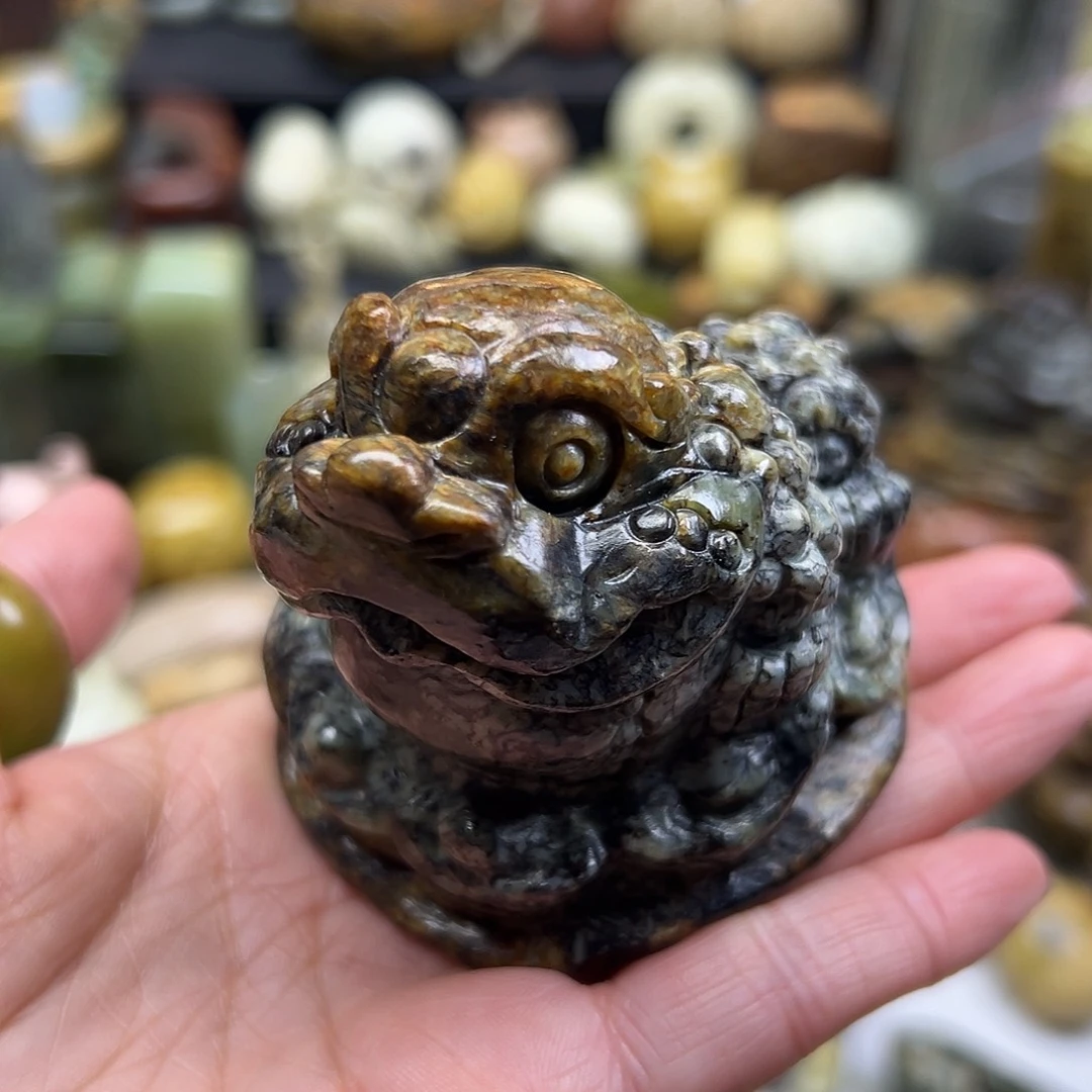 岫岩河磨玉（透闪石质玉）未镶嵌颈饰河磨玉金蟾