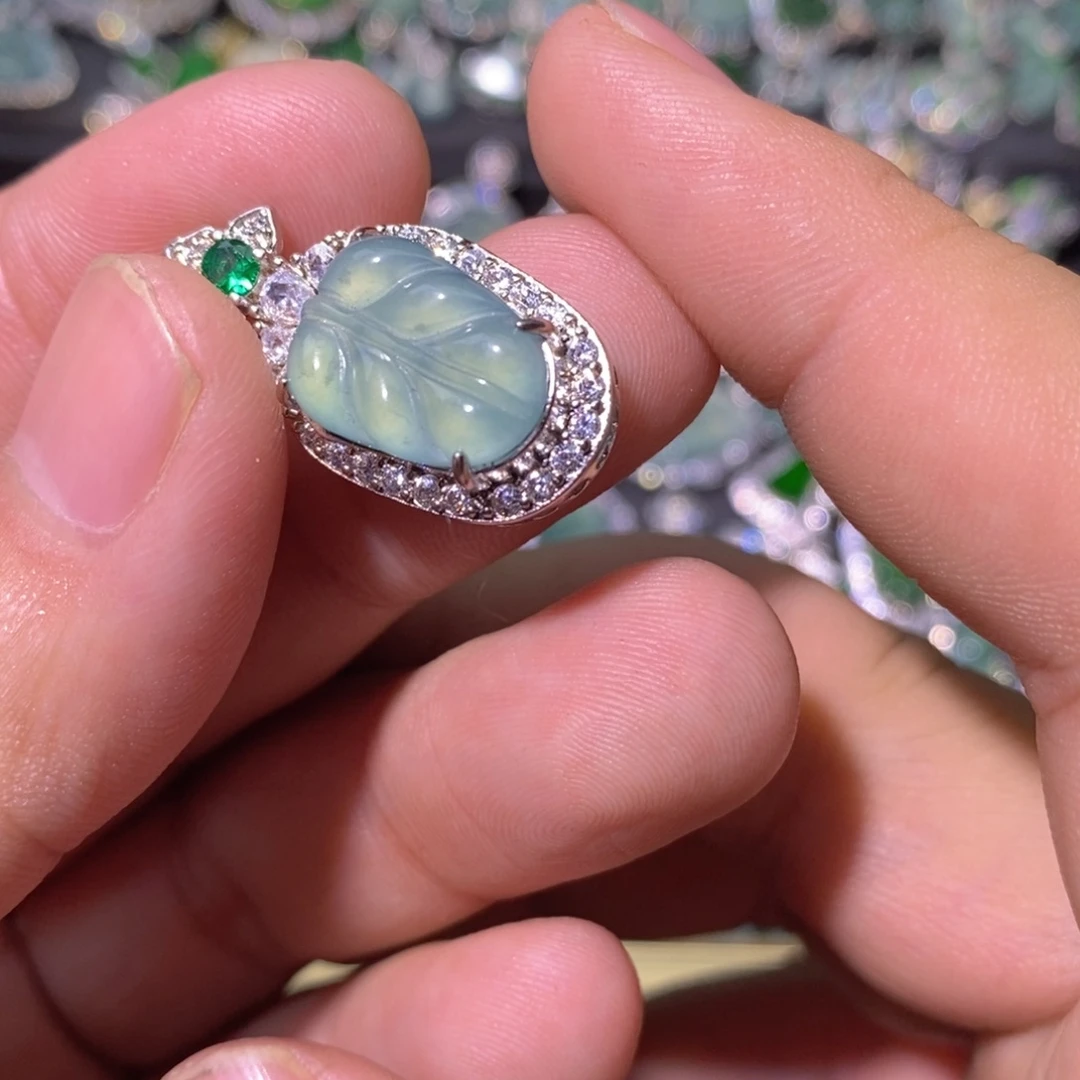 翡翠未镶嵌颈饰天然