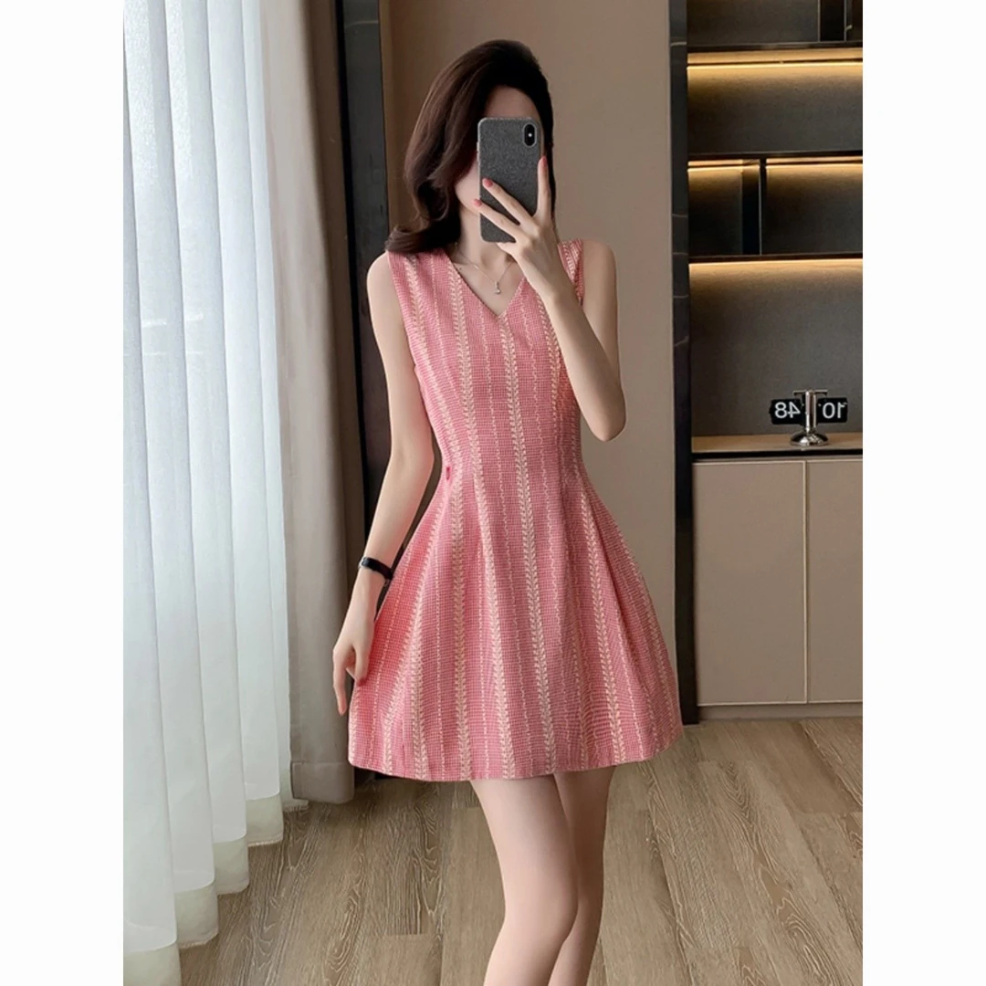 夏季新款女装小香风小个子粉色无袖连衣裙女夏收腰显瘦条纹背心裙