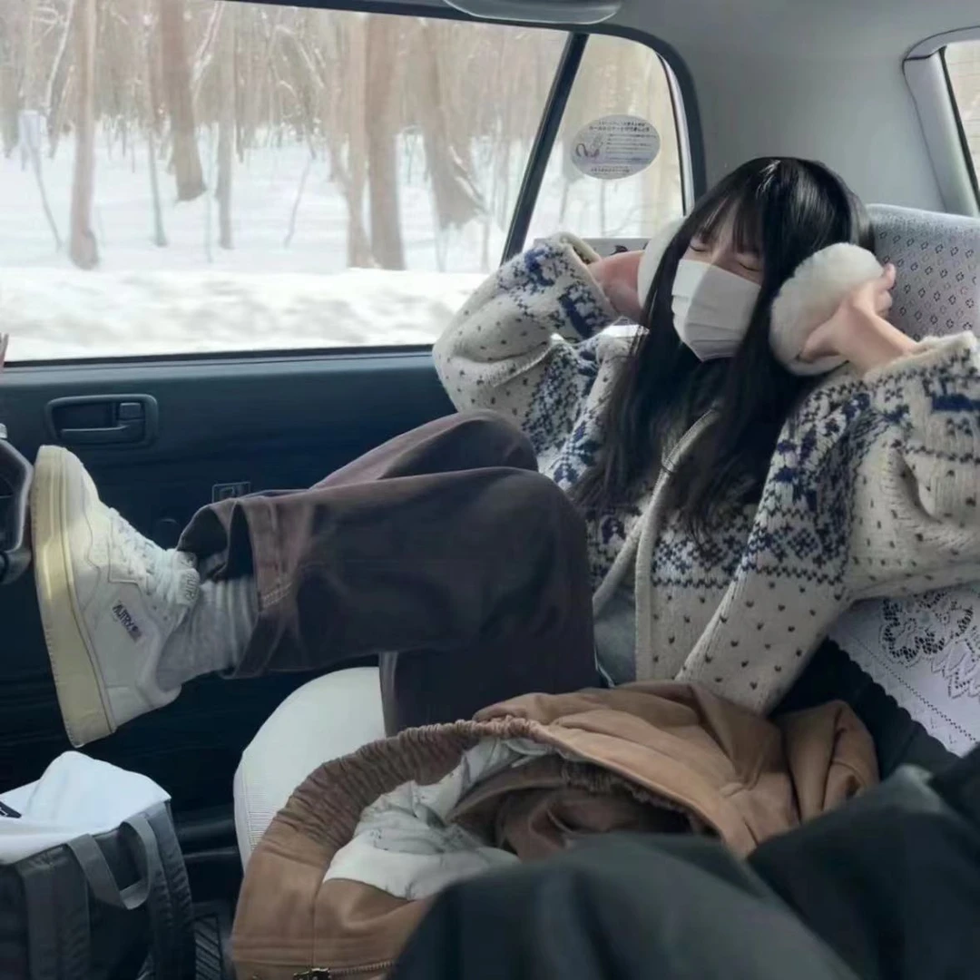 徐秋阳  风杏子   百搭舒适显瘦休闲设计款毛衣外套6675-