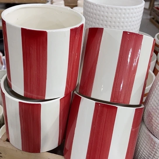 多肉绿植陶瓷花盆9.9包邮，有孔