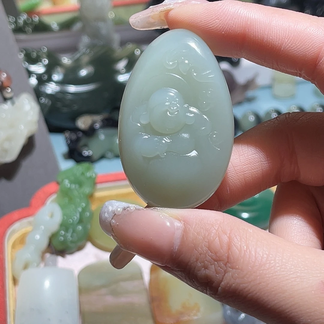 和田玉未镶嵌颈饰且末蓝大佛公