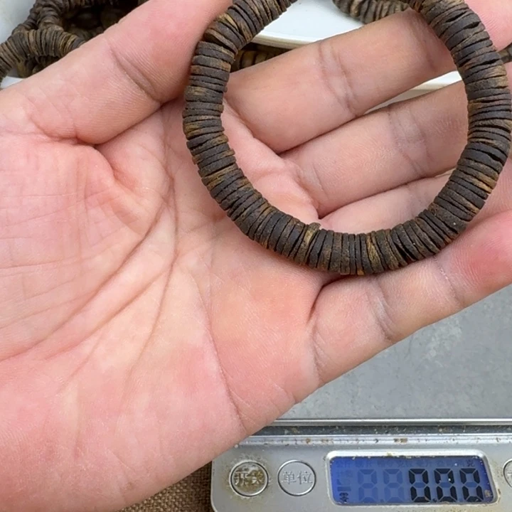 魔***力手串沉香张勺子手串8克