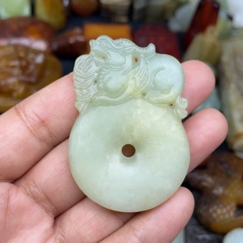 蛇纹石玉未镶嵌颈饰25