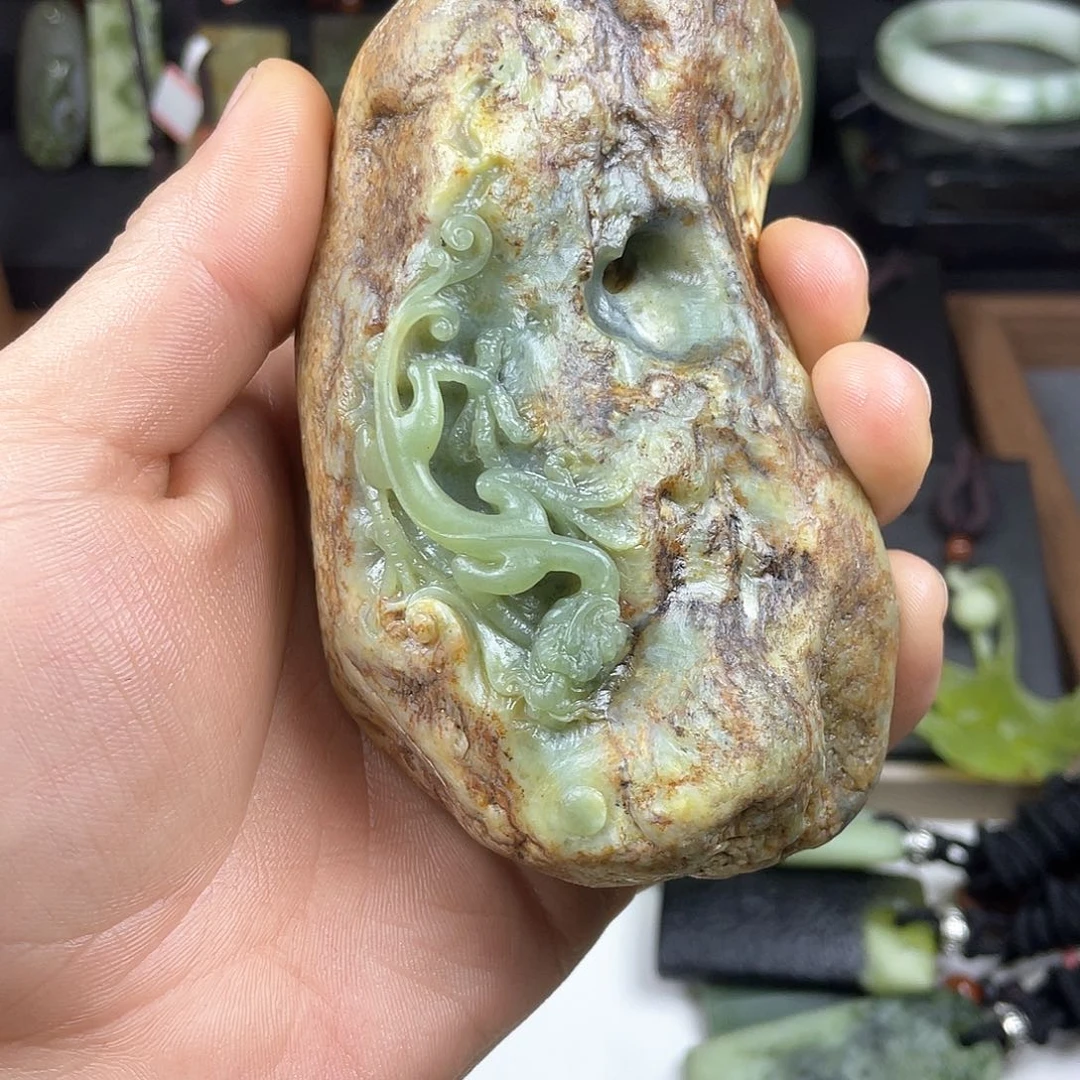 岫岩河磨玉（透闪石质玉）颈饰未镶嵌行**雨