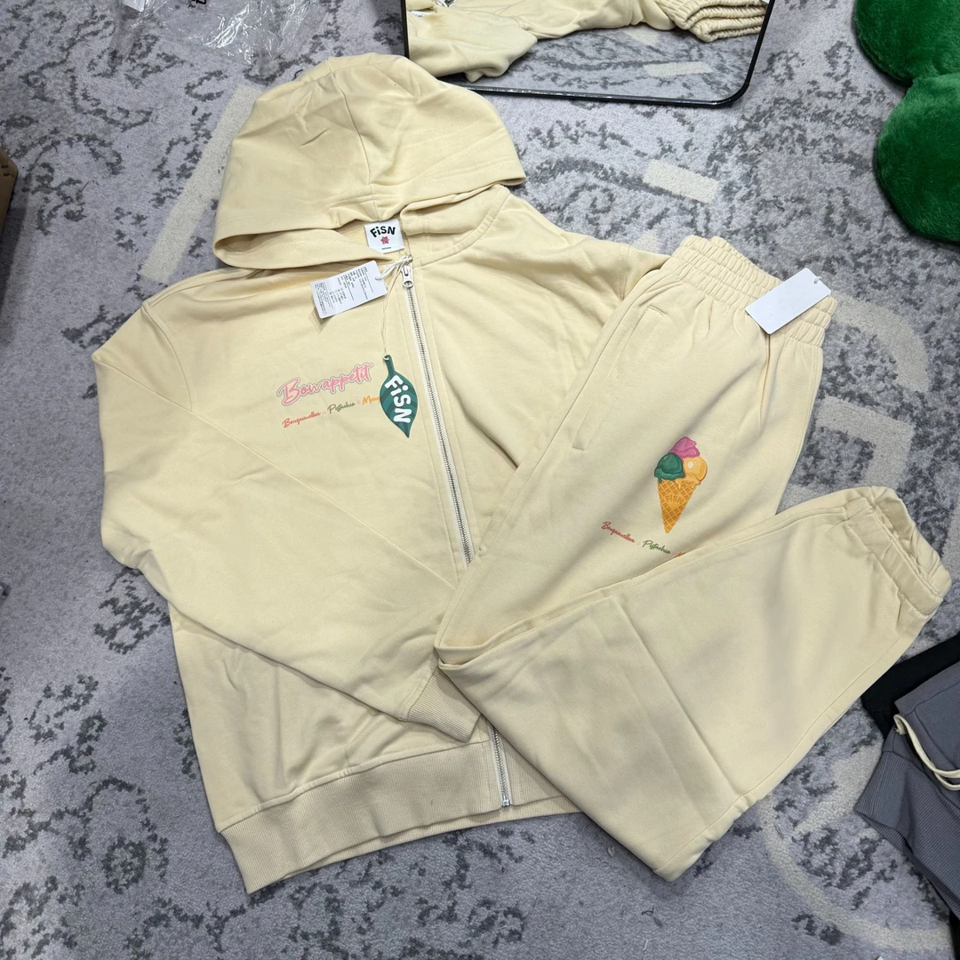 Fisn 米黄色冰激凌卫衣裤子