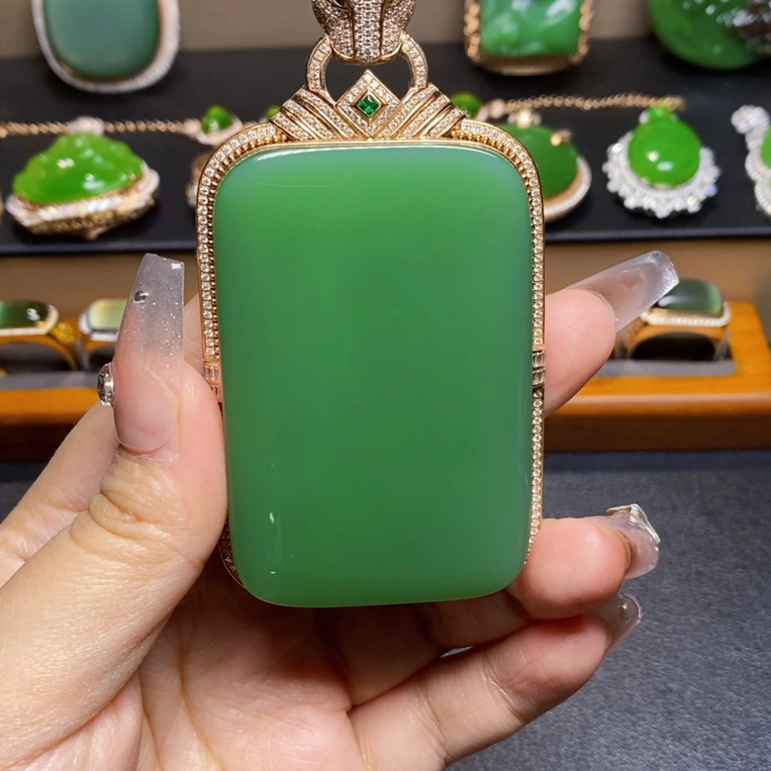 海***迹和田玉18K金镶嵌吊坠(不含链)