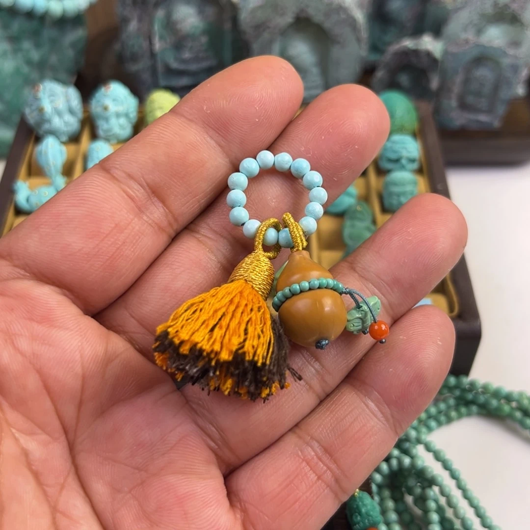 绿松石配饰未镶嵌