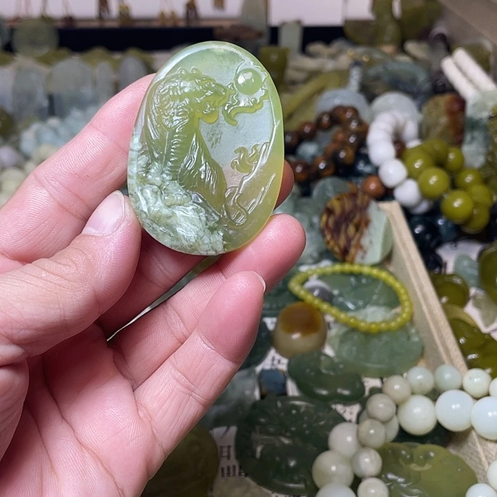 未镶嵌蛇纹石玉手链