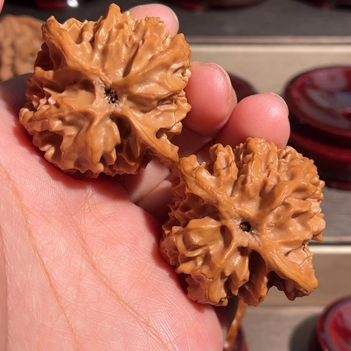 ：***/文玩核桃吊坠苹果园