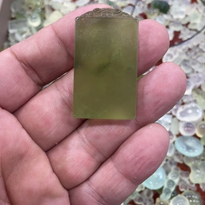 蛇纹石玉合金颈饰