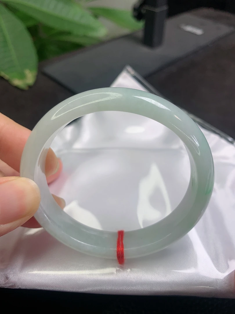 A107缅甸天然A货翡翠56-57圈口飘花贵妃手镯、有纹