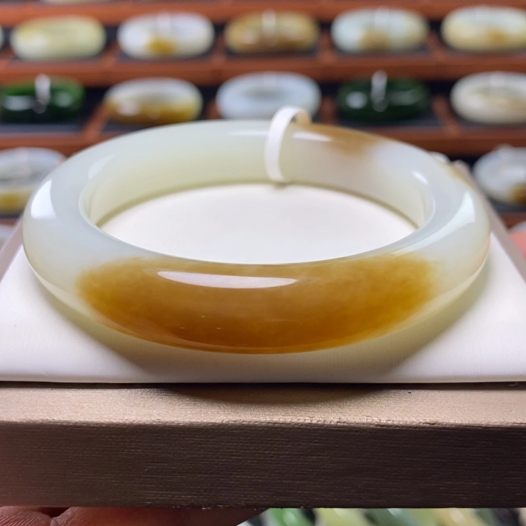 和田玉（糖玉）手镯未镶嵌56.5圈