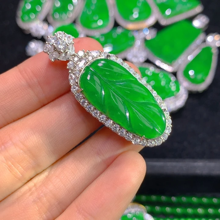 翡翠颈饰银S925镶嵌一个