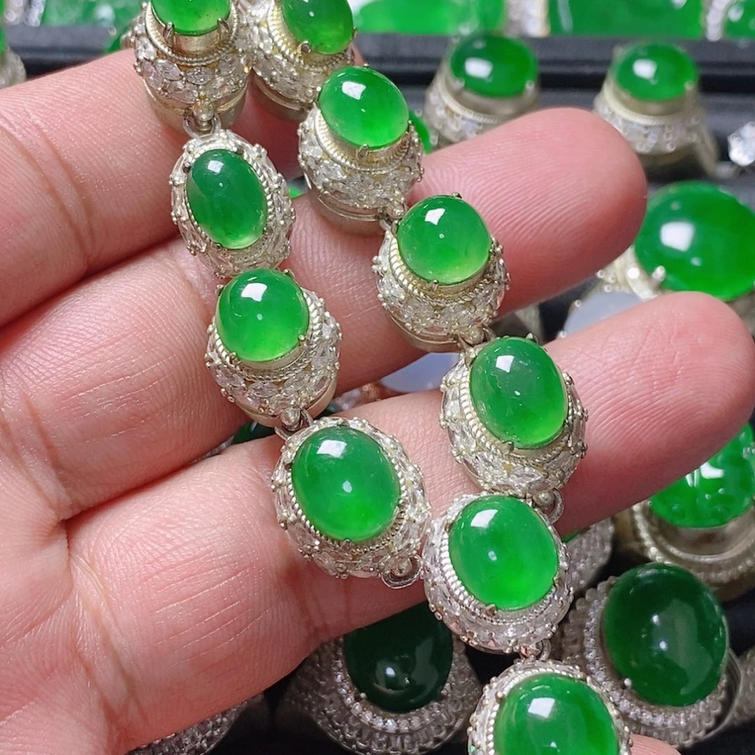 翡翠未镶嵌颈饰