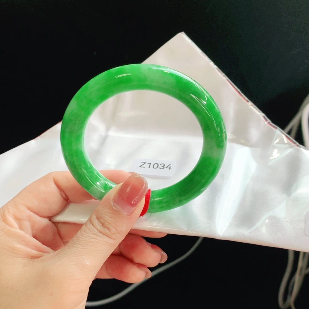 翡翠未镶嵌手镯（圆镯）毕业款03