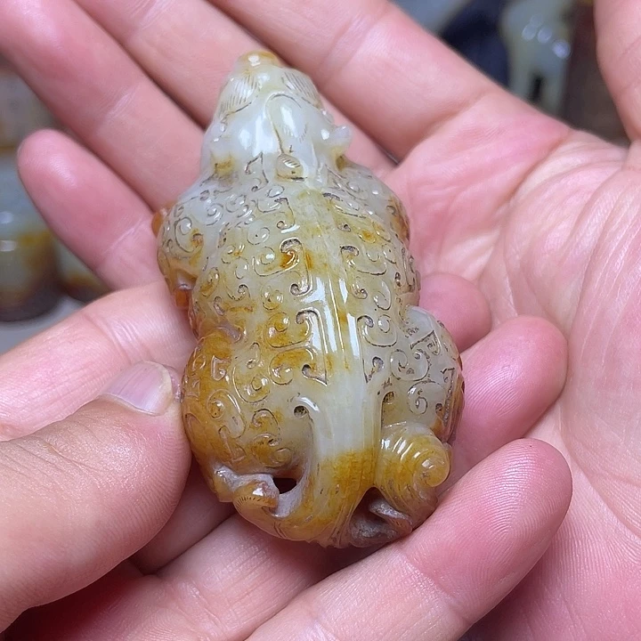 一***空未镶嵌和田玉挂件