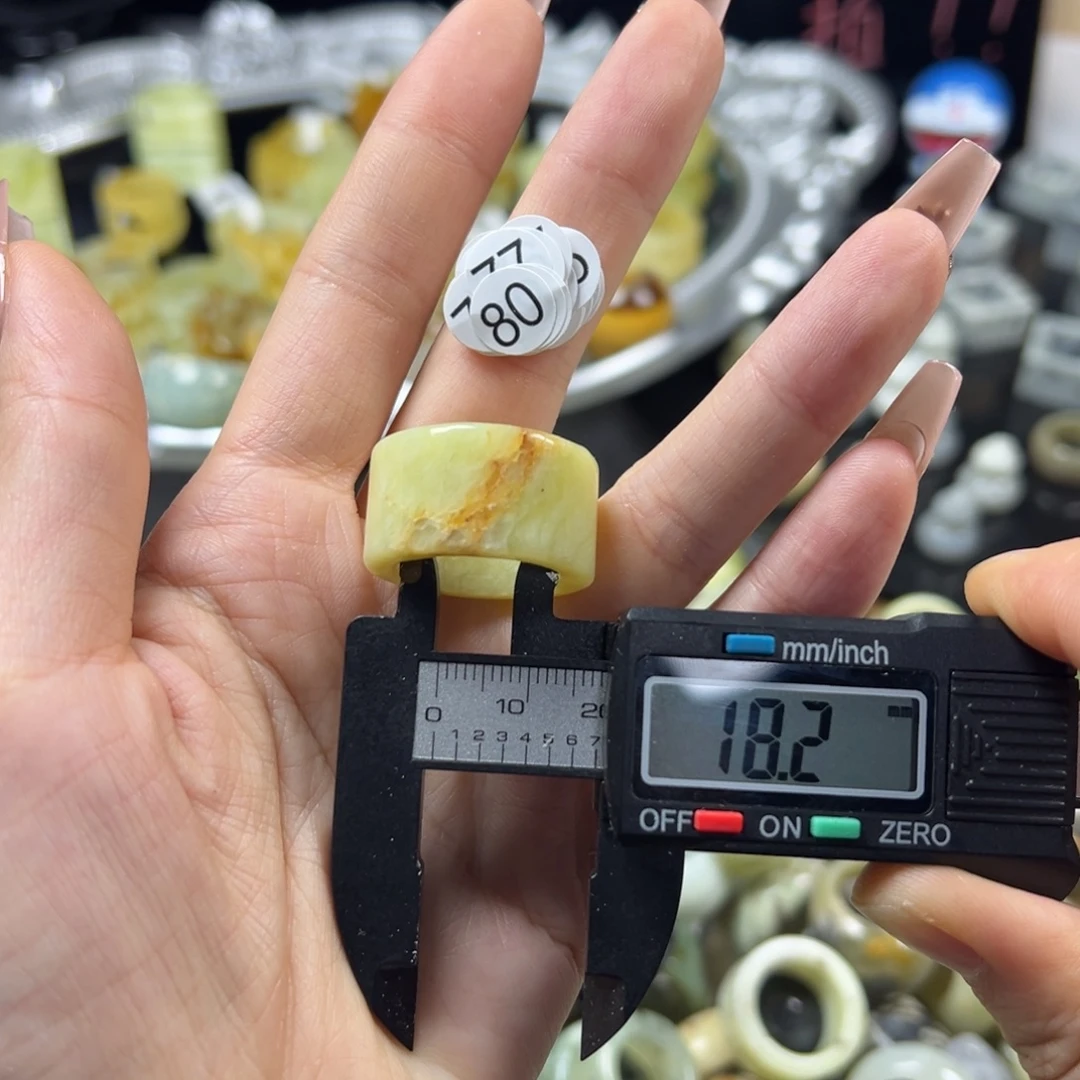 蛇纹石玉未镶嵌戒指