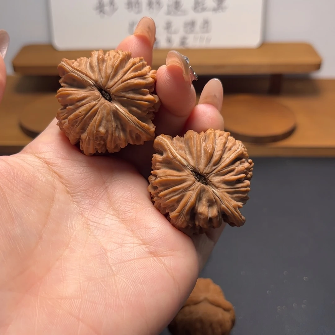 文玩核桃把件四座楼44修尖