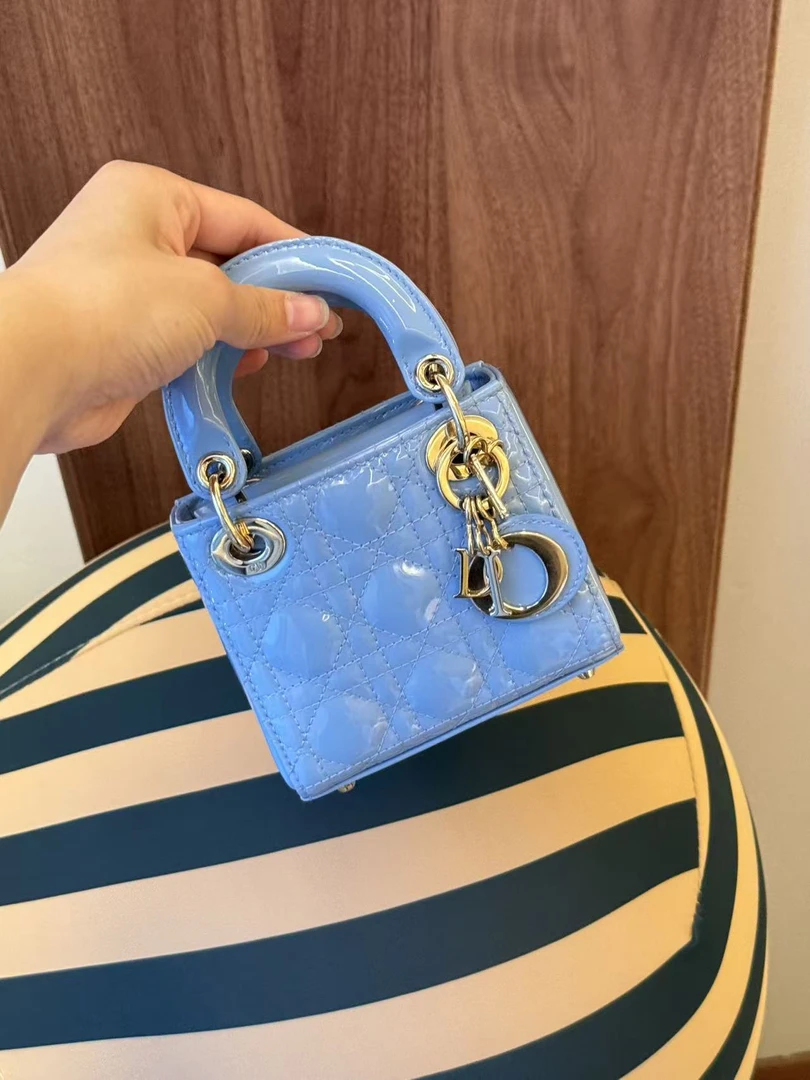 99新 DIOR/迪奥 展会外场 牛奶蓝迷你漆皮戴妃包 12cm