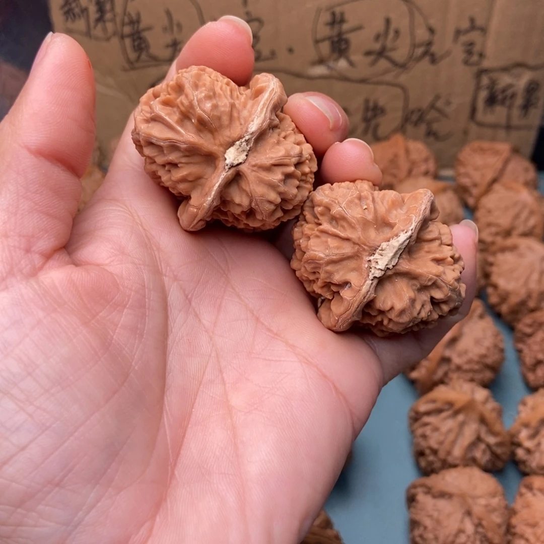 郑***亿吊坠文玩核桃红莲36