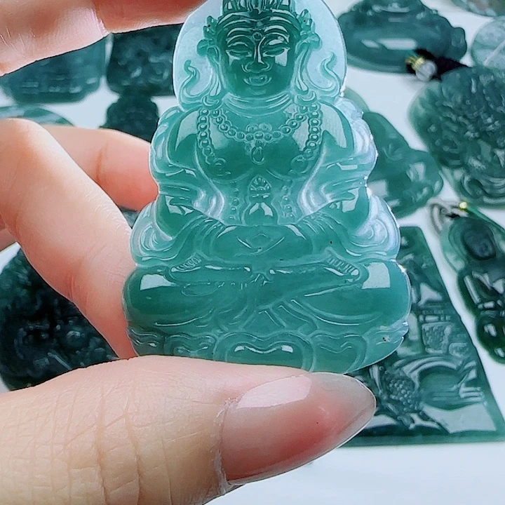 翡翠未镶嵌颈饰多样性发货天然的A货翡翠
